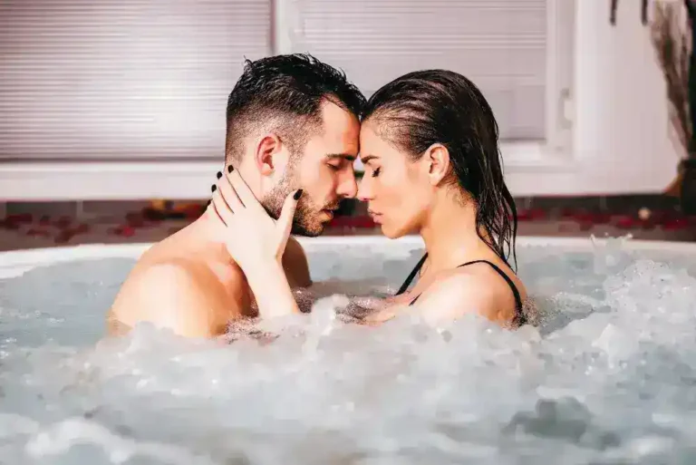 Disfruta un jacuzzi con tu pareja