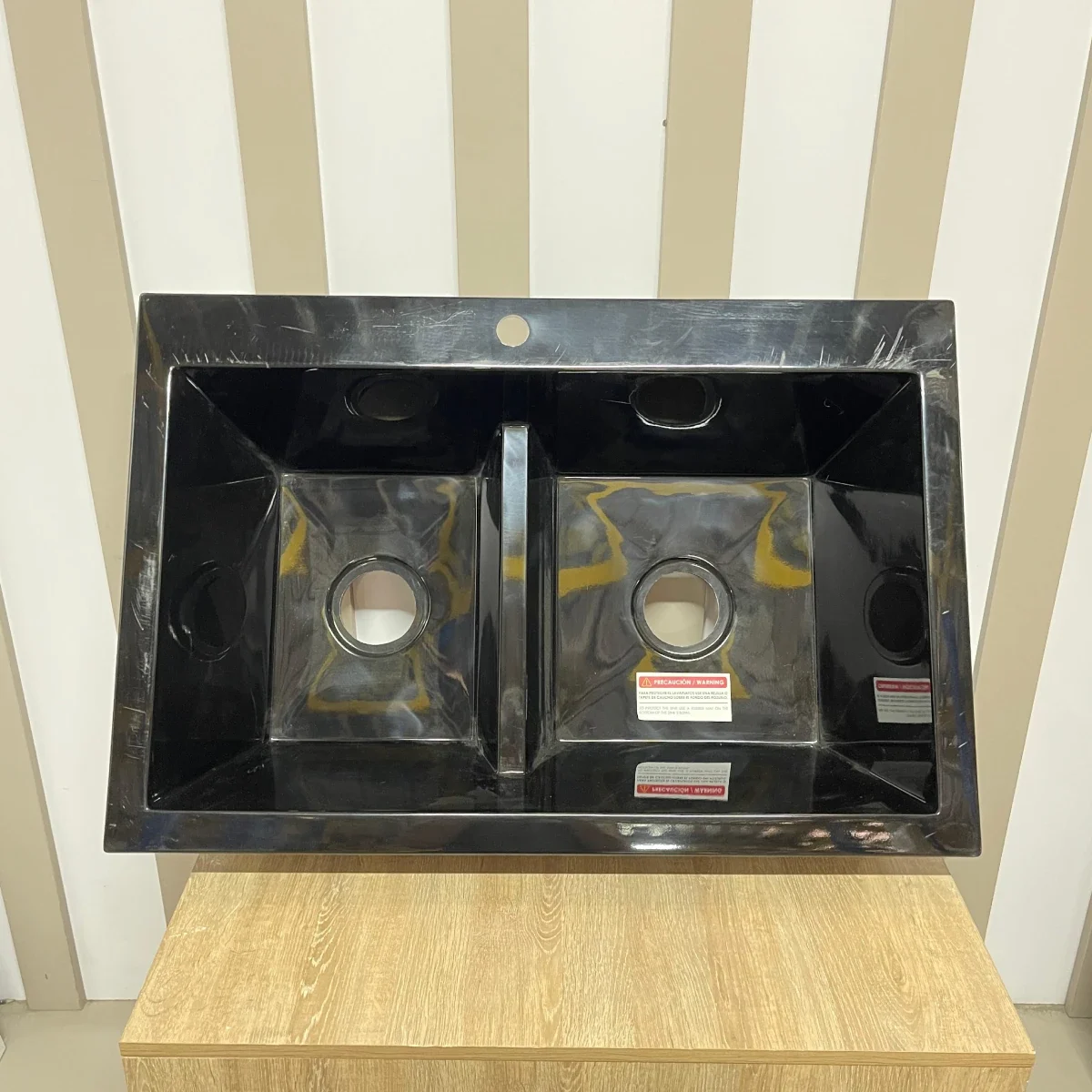 LAVAPLATOS-KOA-84X56-NEGRO-BRILLANTE_6 Lavaplatos de sobreponer negro brillante